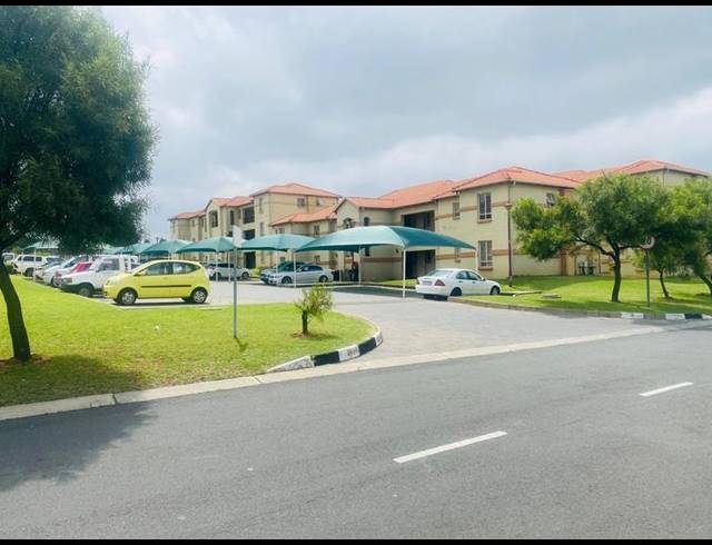 3 BEDROOM TOWNHOUSE FOR SALE IN ORMONDE VIEW